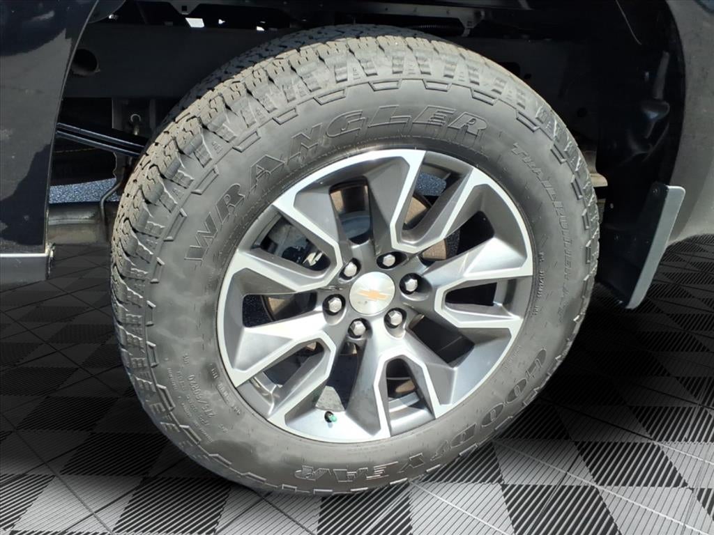 2024 Chevrolet Silverado 1500 4WD Crew Cab Short Bed LT with 2FL