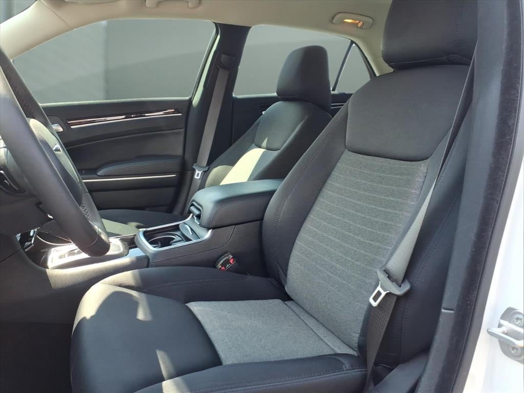 2023 Chrysler 300 Touring