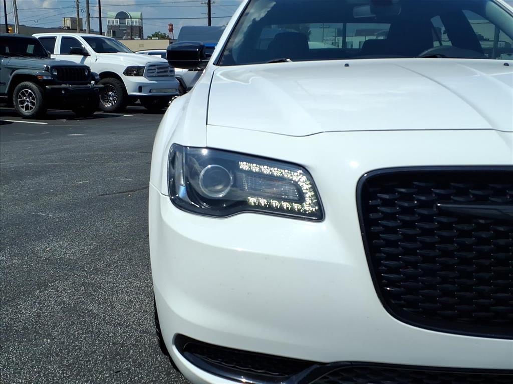 2023 Chrysler 300 Touring