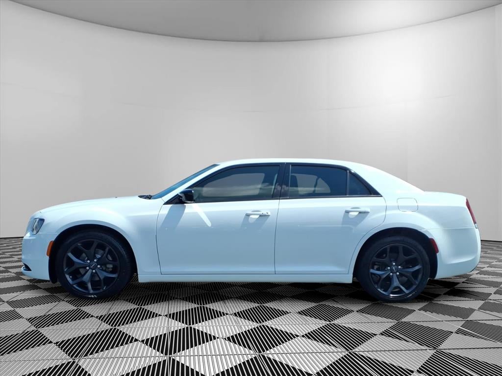 2023 Chrysler 300 Touring