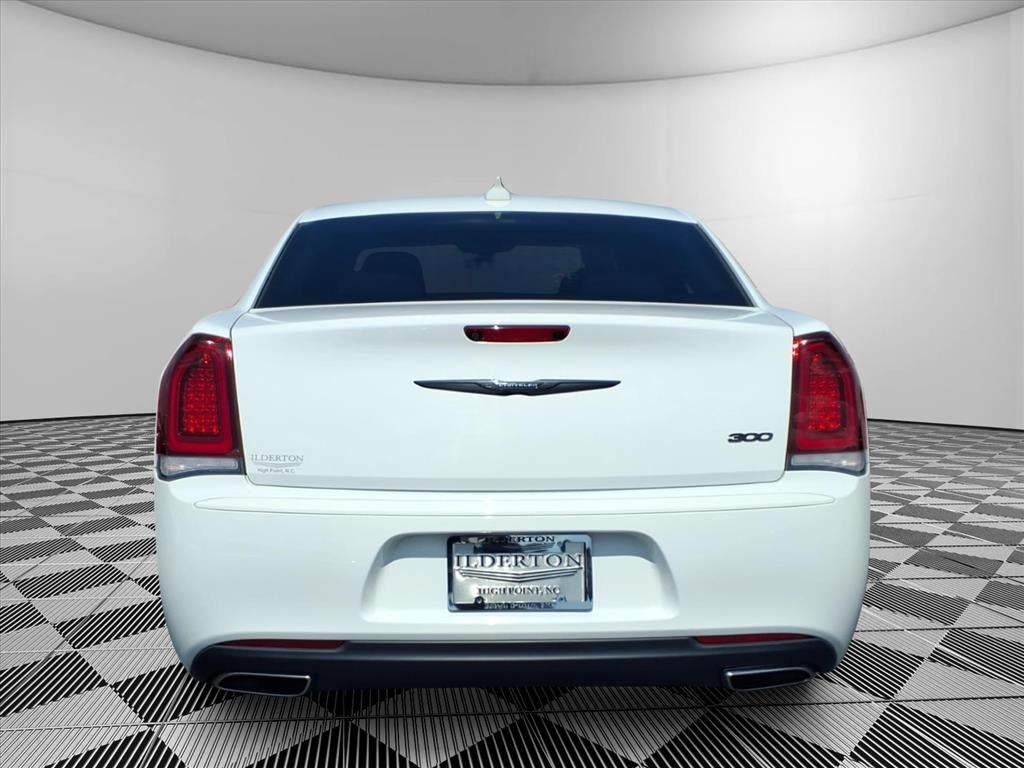 2023 Chrysler 300 Touring