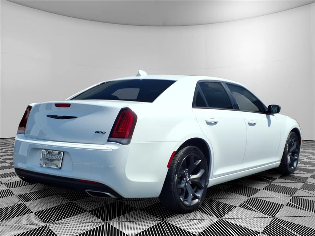 2023 Chrysler 300 Touring
