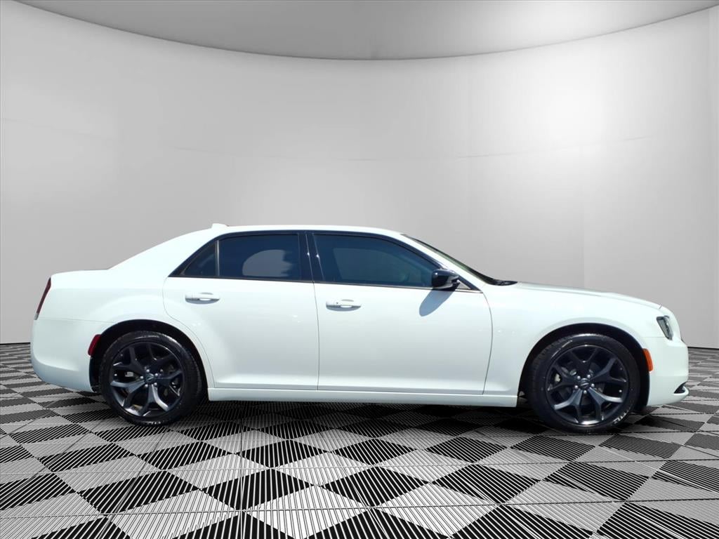 2023 Chrysler 300 Touring