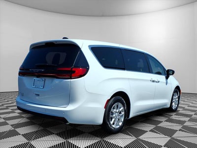 2027 Chrysler Pacifica PACIFICA SELECT