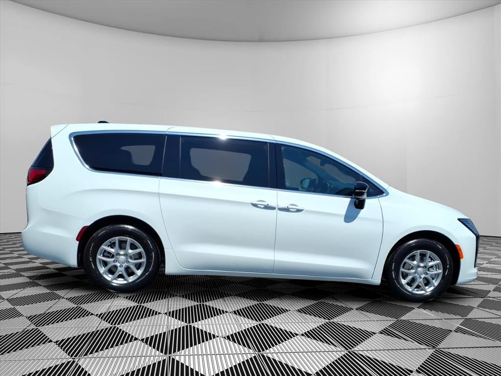 2027 Chrysler Pacifica PACIFICA SELECT
