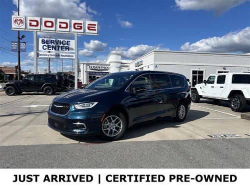 2025 Chrysler Pacifica Select