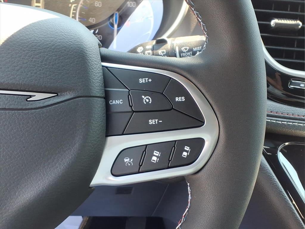 2027 Chrysler Pacifica PACIFICA SELECT