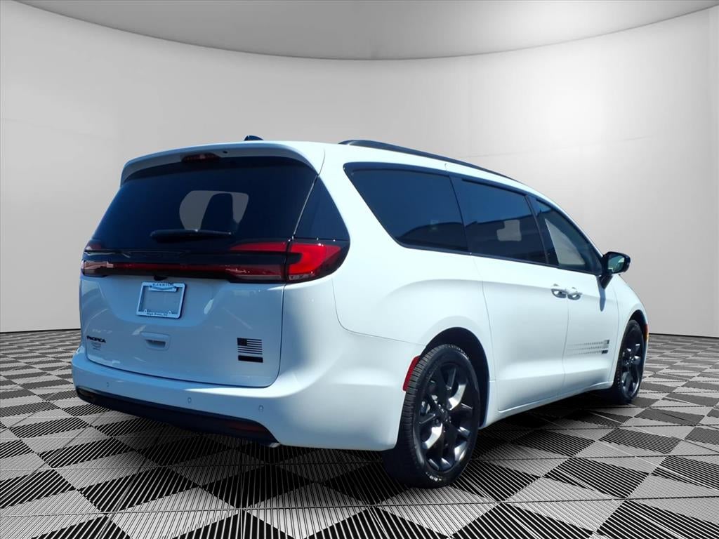 2027 Chrysler Pacifica PACIFICA SELECT