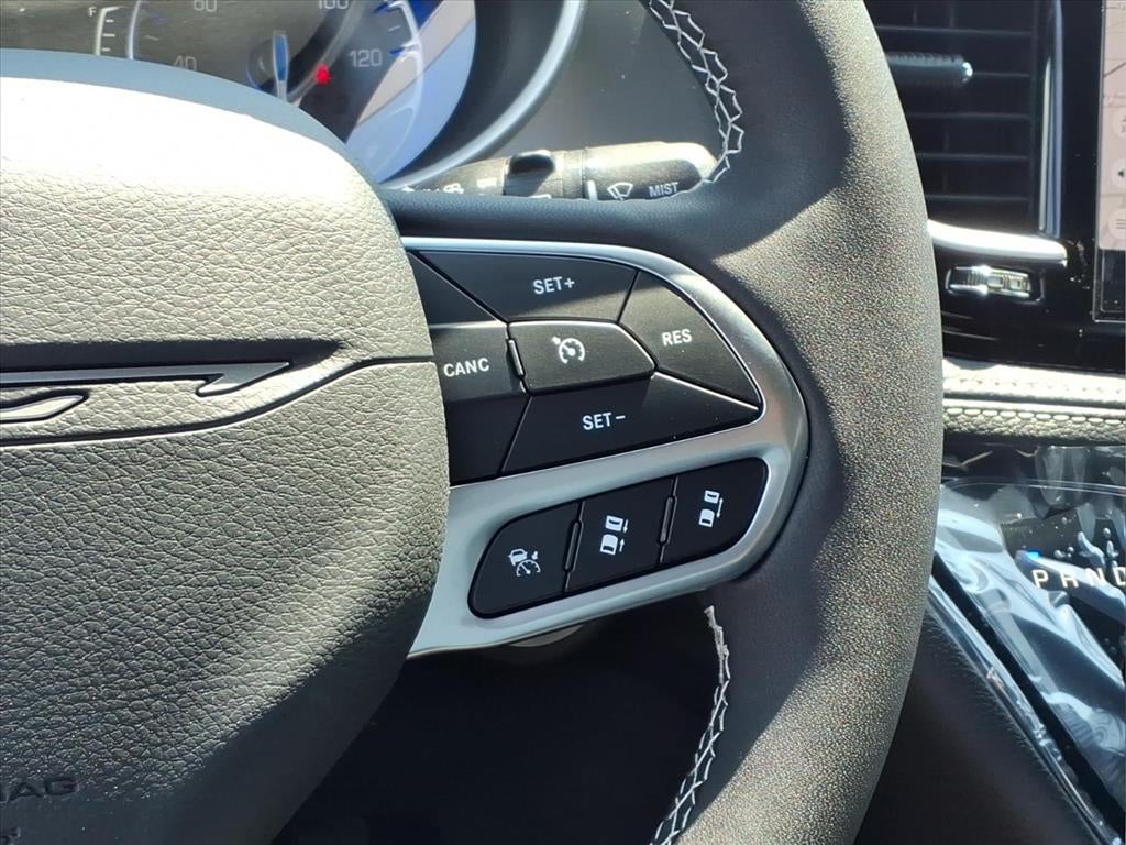2027 Chrysler Pacifica PACIFICA SELECT
