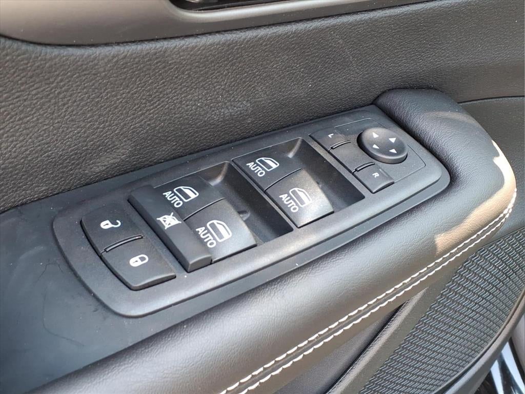 2027 Chrysler Pacifica PACIFICA SELECT