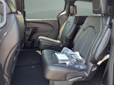 2027 Chrysler Pacifica PACIFICA SELECT