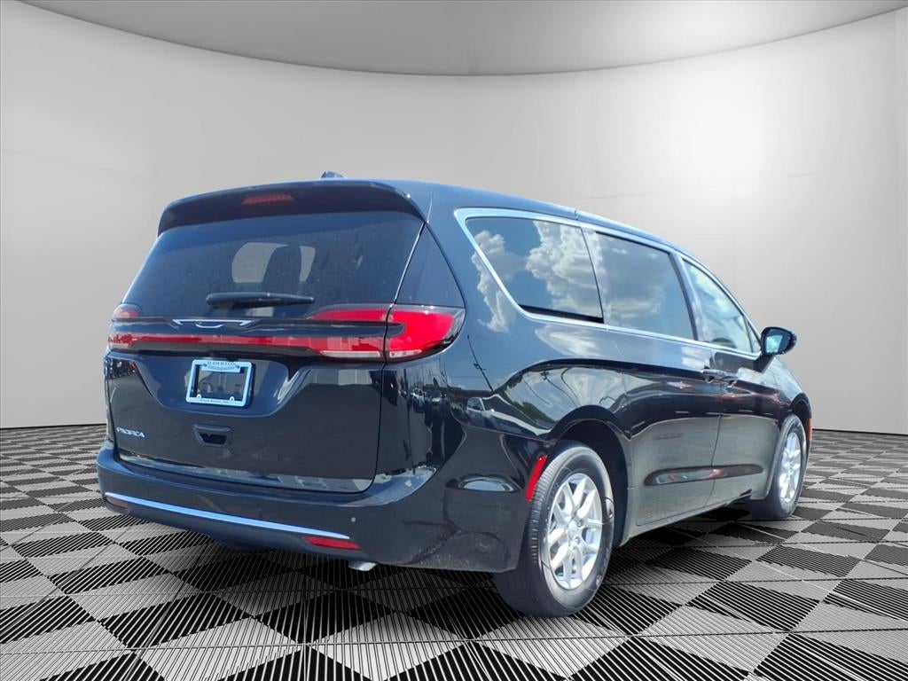 2027 Chrysler Pacifica PACIFICA SELECT