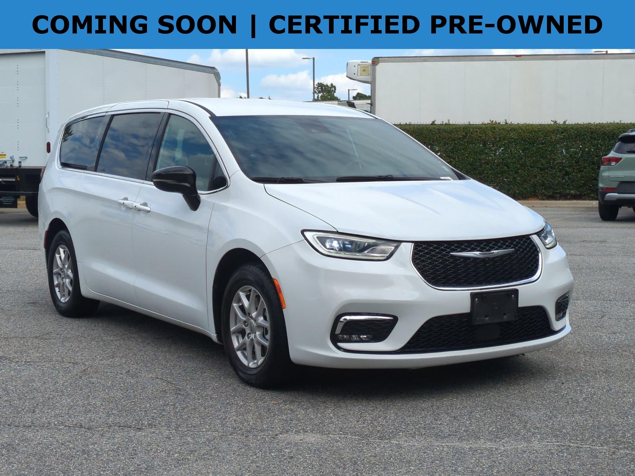 2025 Chrysler Pacifica Select