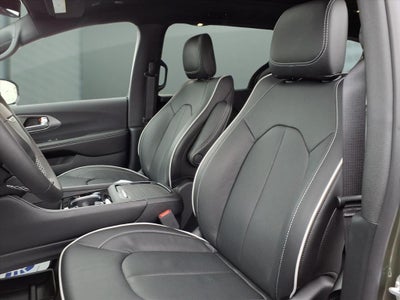 2027 Chrysler Pacifica PACIFICA LIMITED