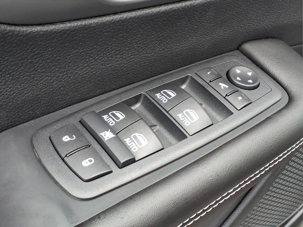 2027 Chrysler Pacifica PACIFICA LIMITED