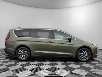2027 Chrysler Pacifica PACIFICA LIMITED