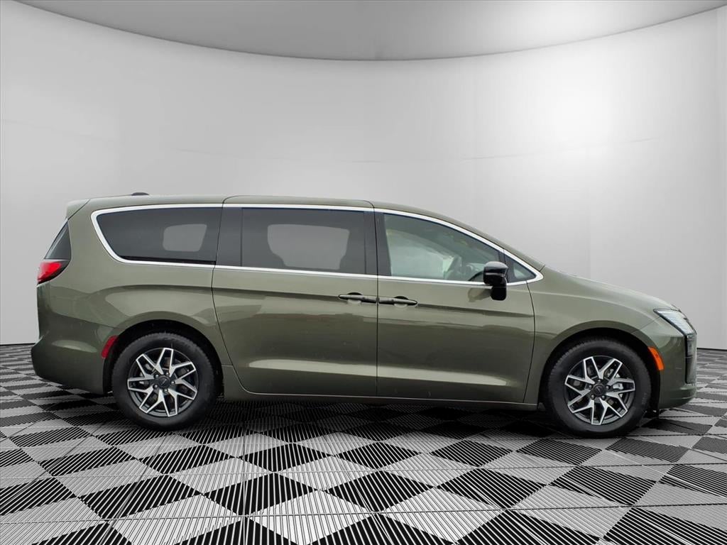 2027 Chrysler Pacifica PACIFICA LIMITED