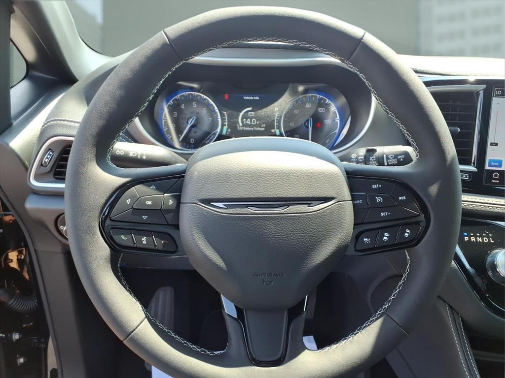 2027 Chrysler Pacifica PACIFICA LIMITED