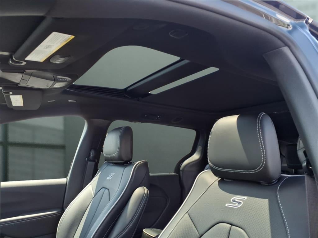 2027 Chrysler Pacifica PACIFICA LIMITED