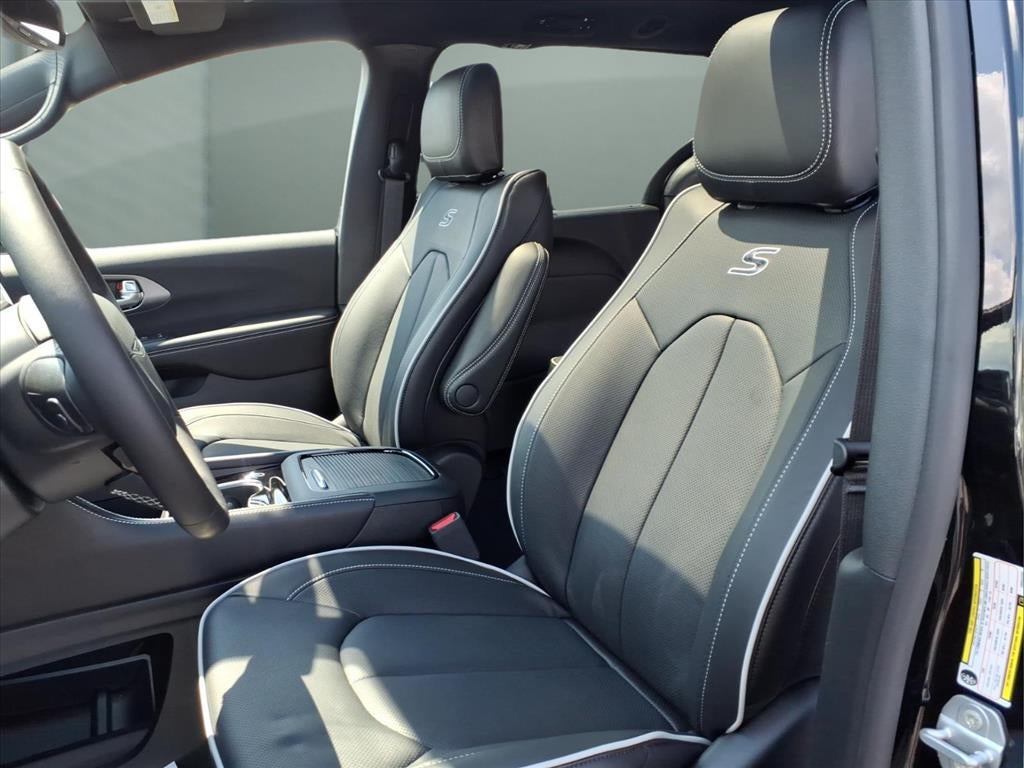 2027 Chrysler Pacifica PACIFICA LIMITED