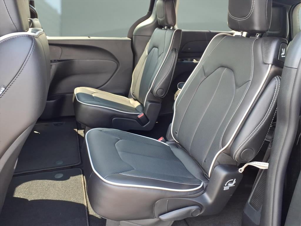 2027 Chrysler Pacifica PACIFICA LIMITED