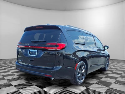 2027 Chrysler Pacifica PACIFICA LIMITED