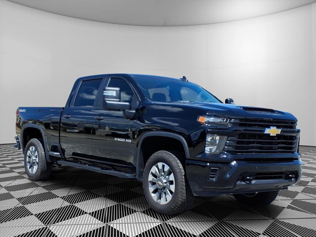 2025 Chevrolet Silverado Custom
