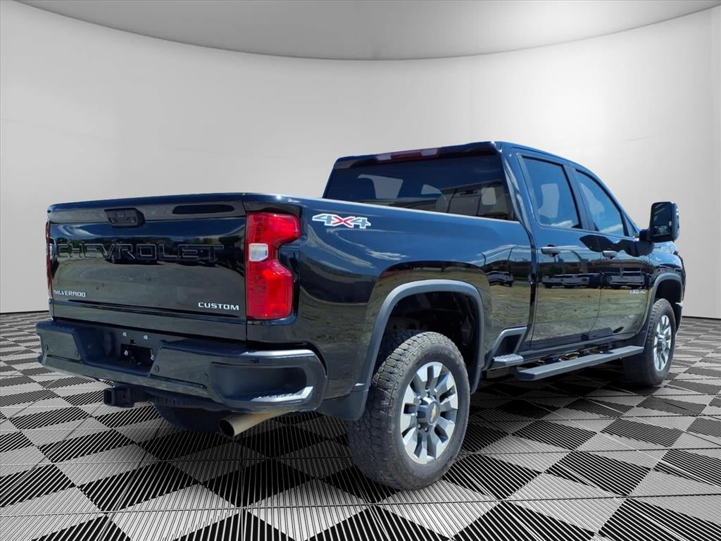 2025 Chevrolet Silverado Custom