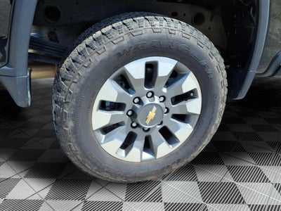 2025 Chevrolet Silverado Custom
