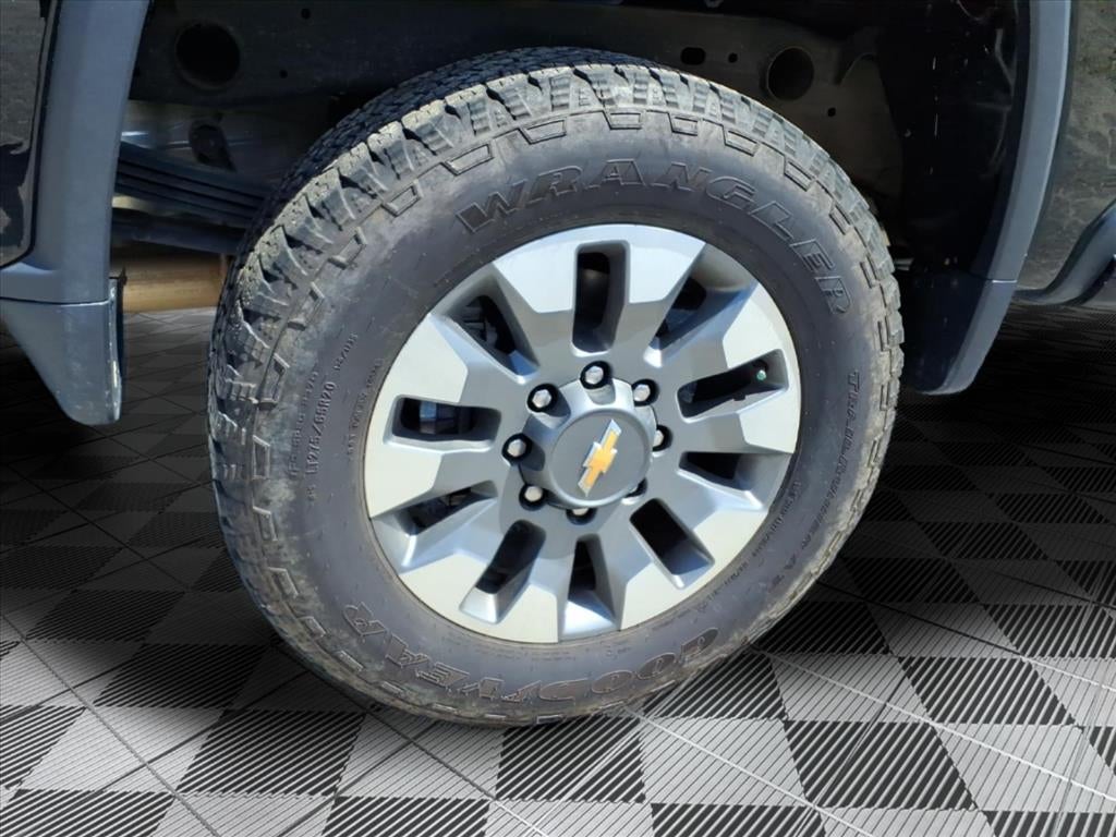 2025 Chevrolet Silverado Custom