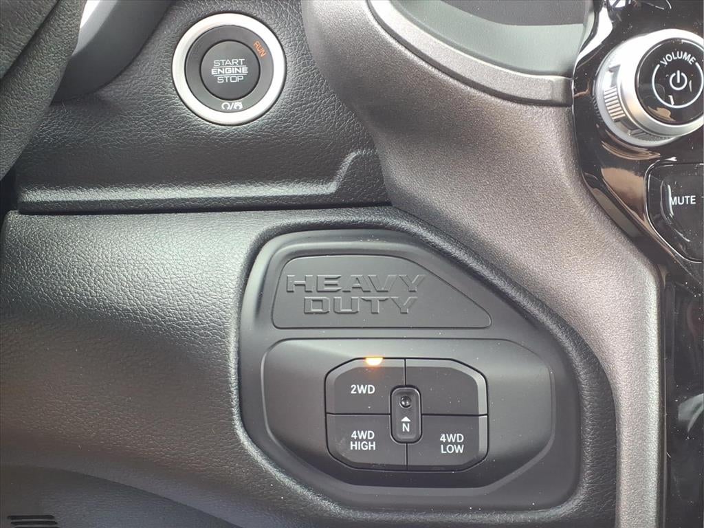 2026 RAM Ram 2500 RAM 2500 BLACK EXPRESS CREW CAB 4X4 6'4' BOX