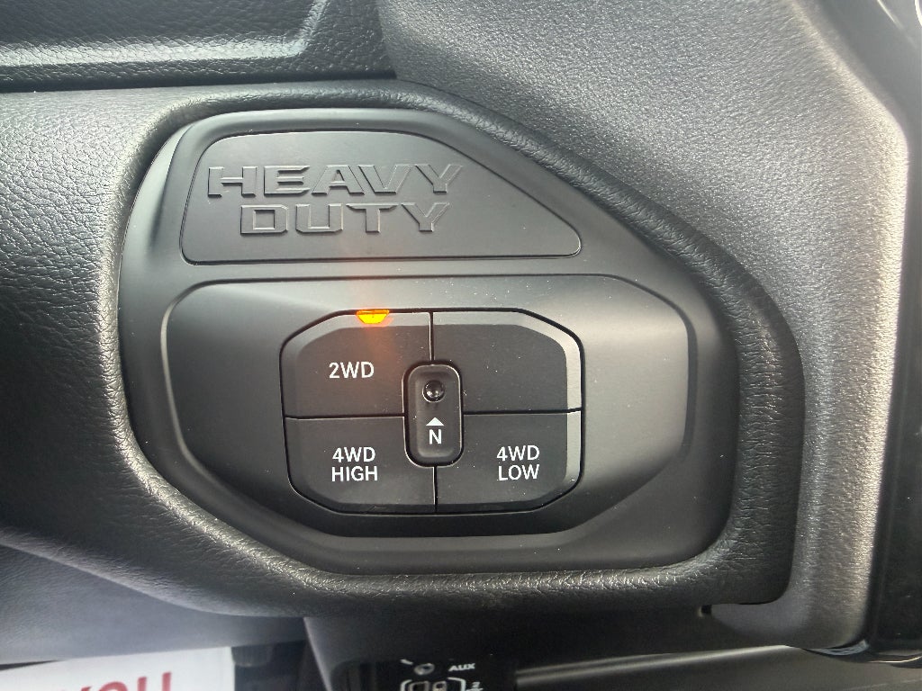 2026 RAM 2500 RAM 2500 BLACK EXPRESS CREW CAB 4X4 6'4' BOX