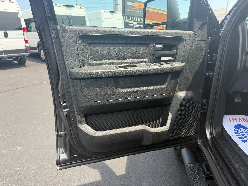 2026 RAM 2500 RAM 2500 BLACK EXPRESS CREW CAB 4X4 6'4' BOX