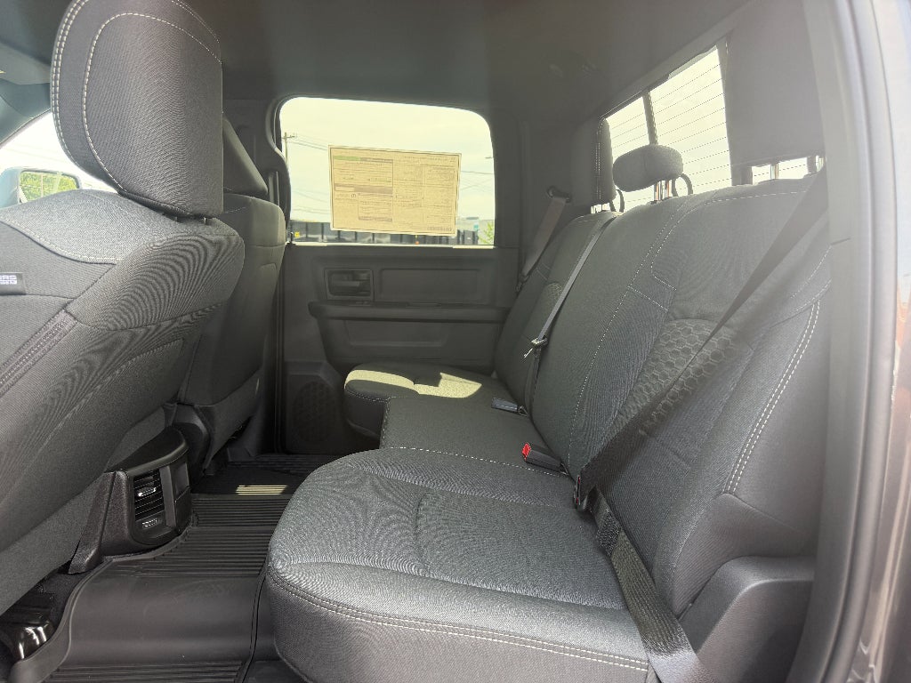 2026 RAM 2500 RAM 2500 BLACK EXPRESS CREW CAB 4X4 6'4' BOX