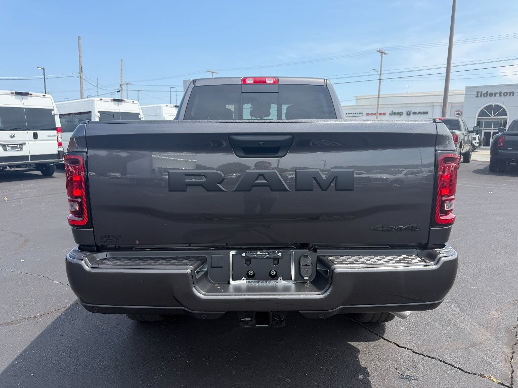 2026 RAM 2500 RAM 2500 BLACK EXPRESS CREW CAB 4X4 6'4' BOX