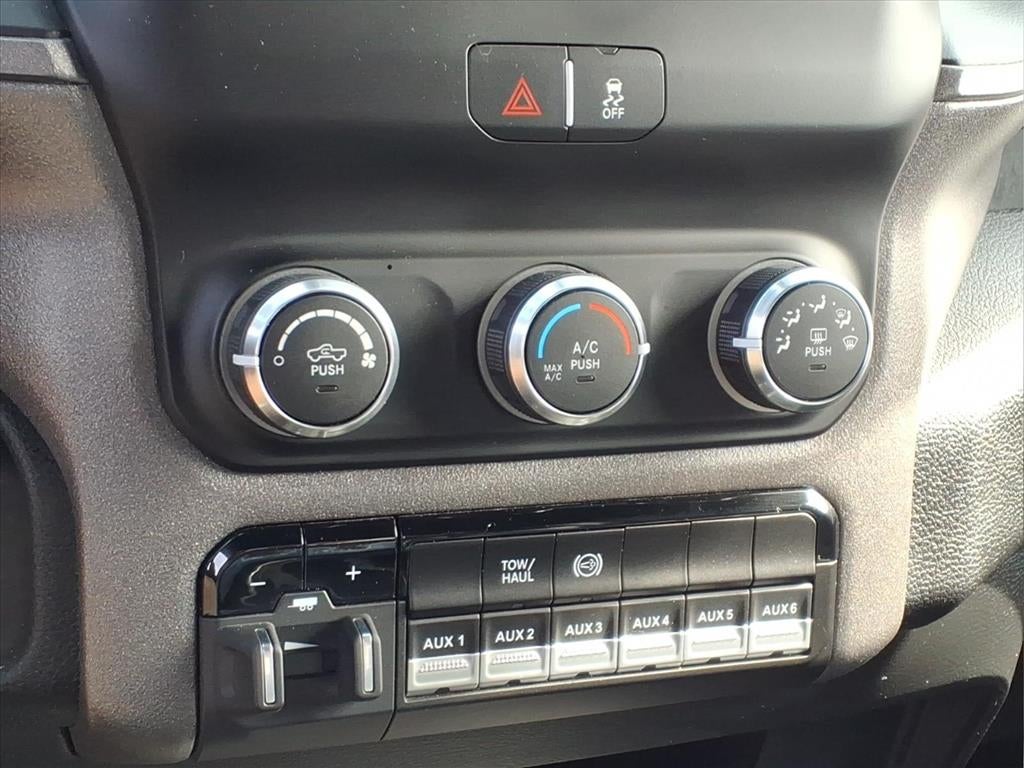 2022 RAM 2500 Tradesman Crew Cab 4x4 6'4' Box