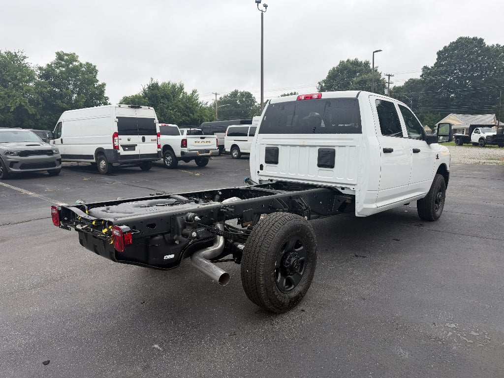 2026 RAM Ram 3500 Chassis Cab RAM 3500 TRADESMAN CREW CAB CHASSIS 4X4 60' CA