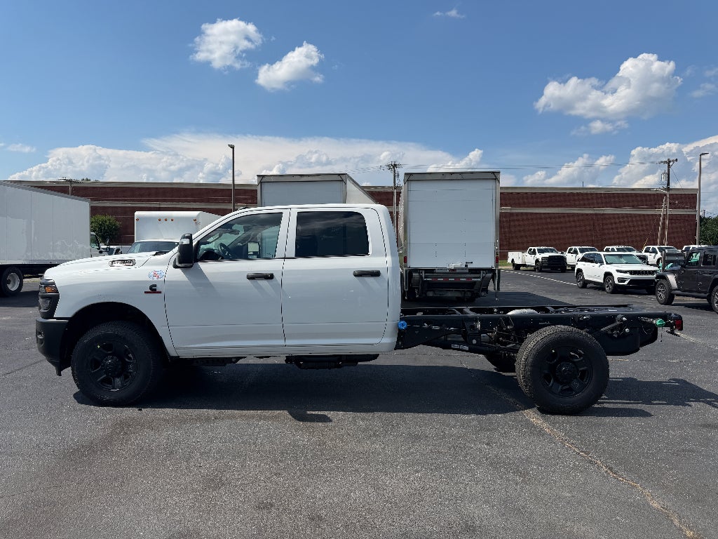 2026 RAM Ram 3500 Chassis Cab RAM 3500 TRADESMAN CREW CAB CHASSIS 4X4 60' CA