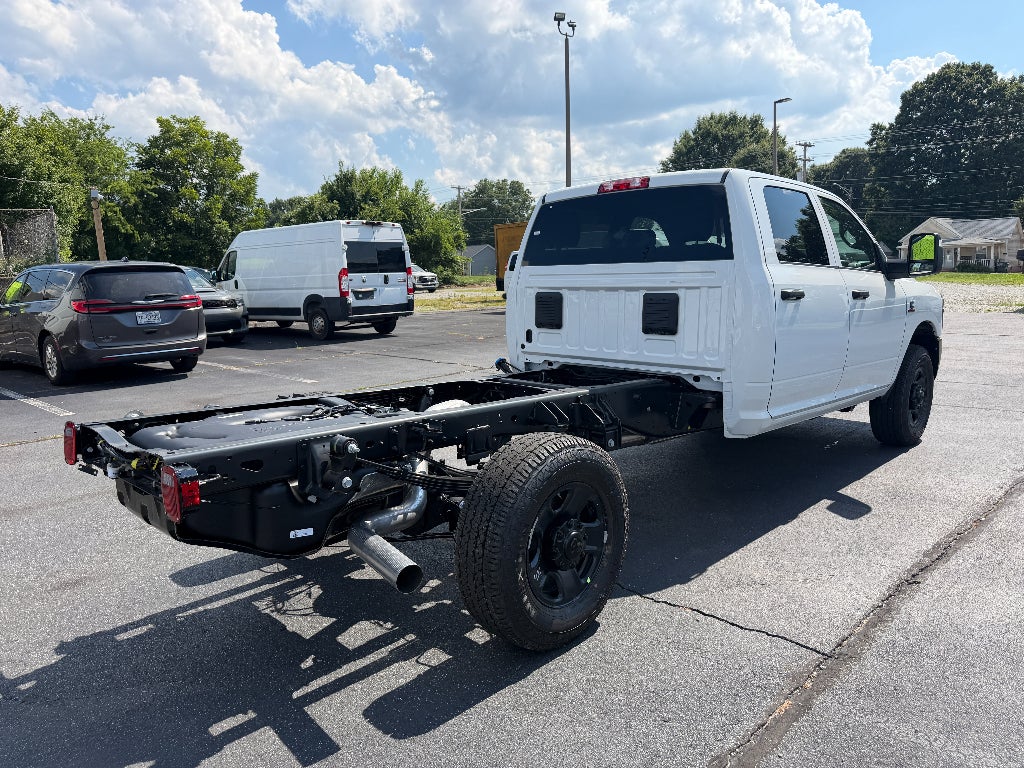 2026 RAM Ram 3500 Chassis Cab RAM 3500 TRADESMAN CREW CAB CHASSIS 4X4 60' CA