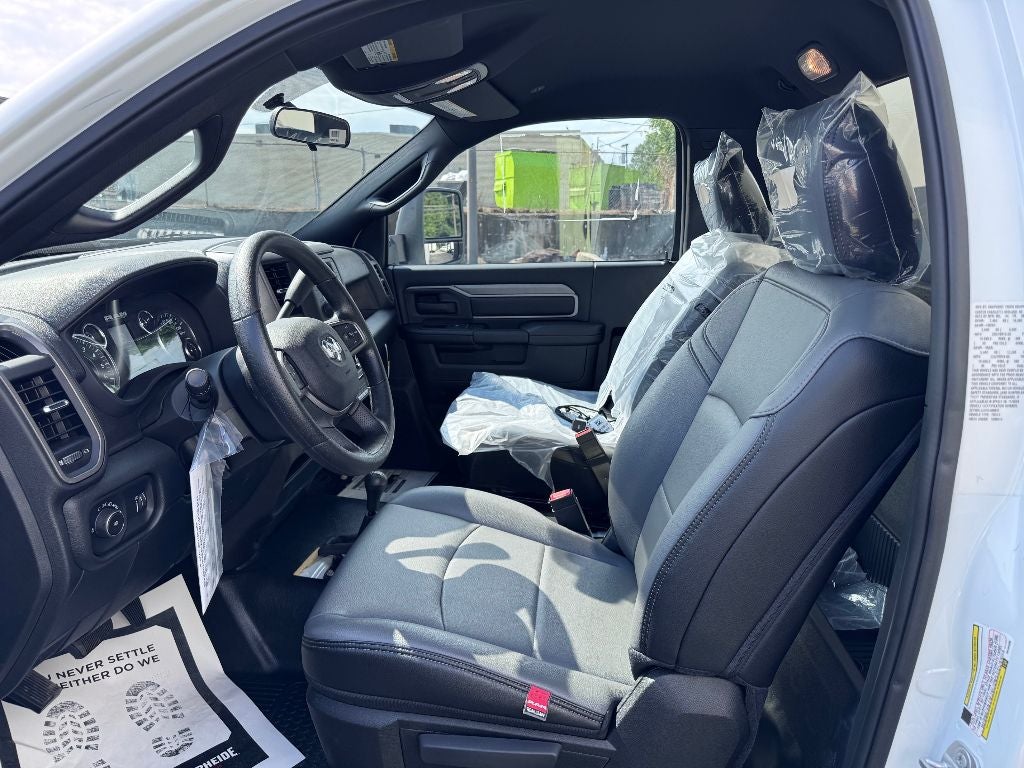 2024 RAM Ram 4500 Chassis Cab RAM 4500 SLT CHASSIS REGULAR CAB 4X4 120' CA