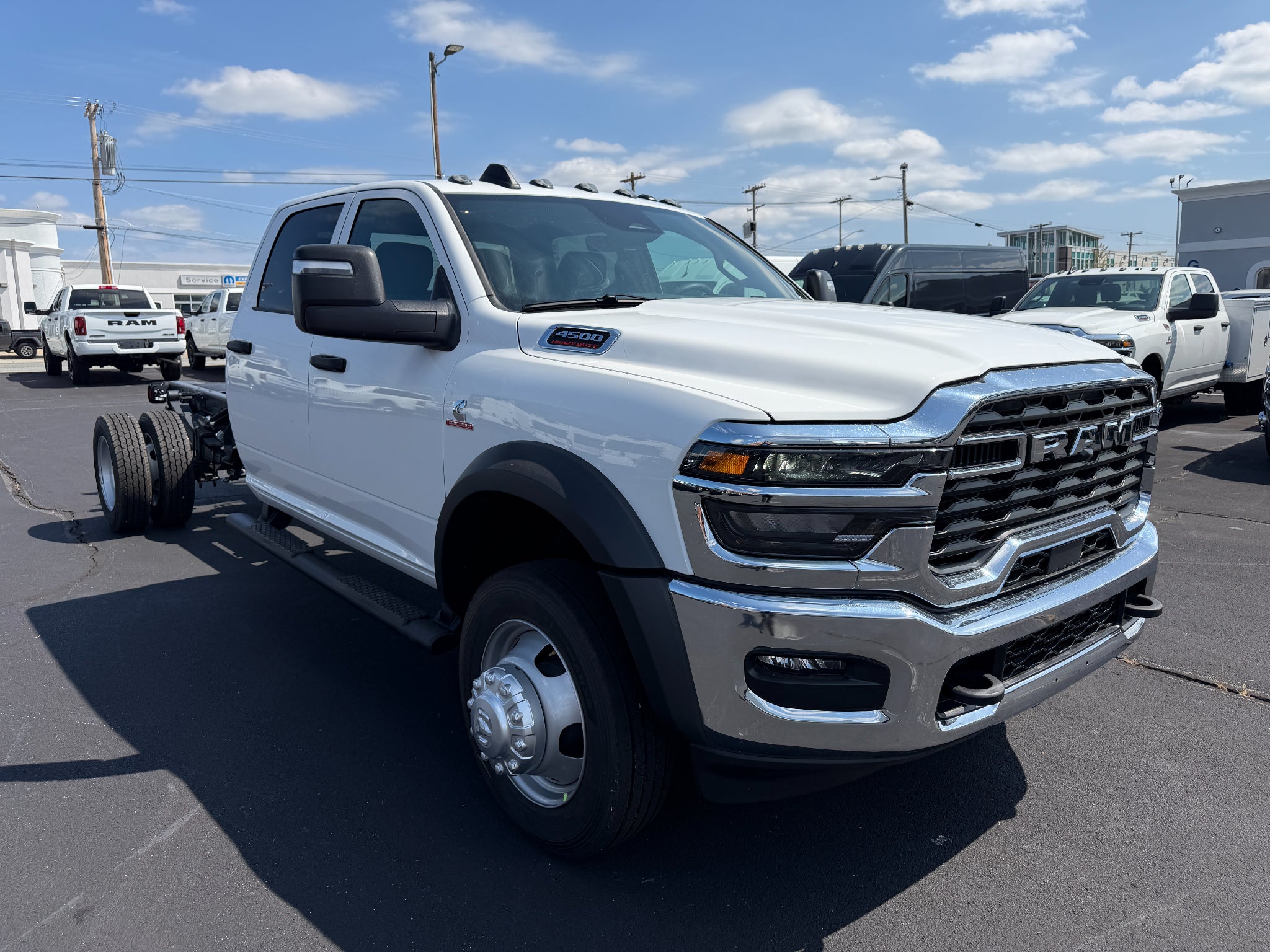 2027 RAM Ram 4500 Chassis Cab RAM 4500 TRADESMAN CHASSIS CREW CAB 4X4 84' CA