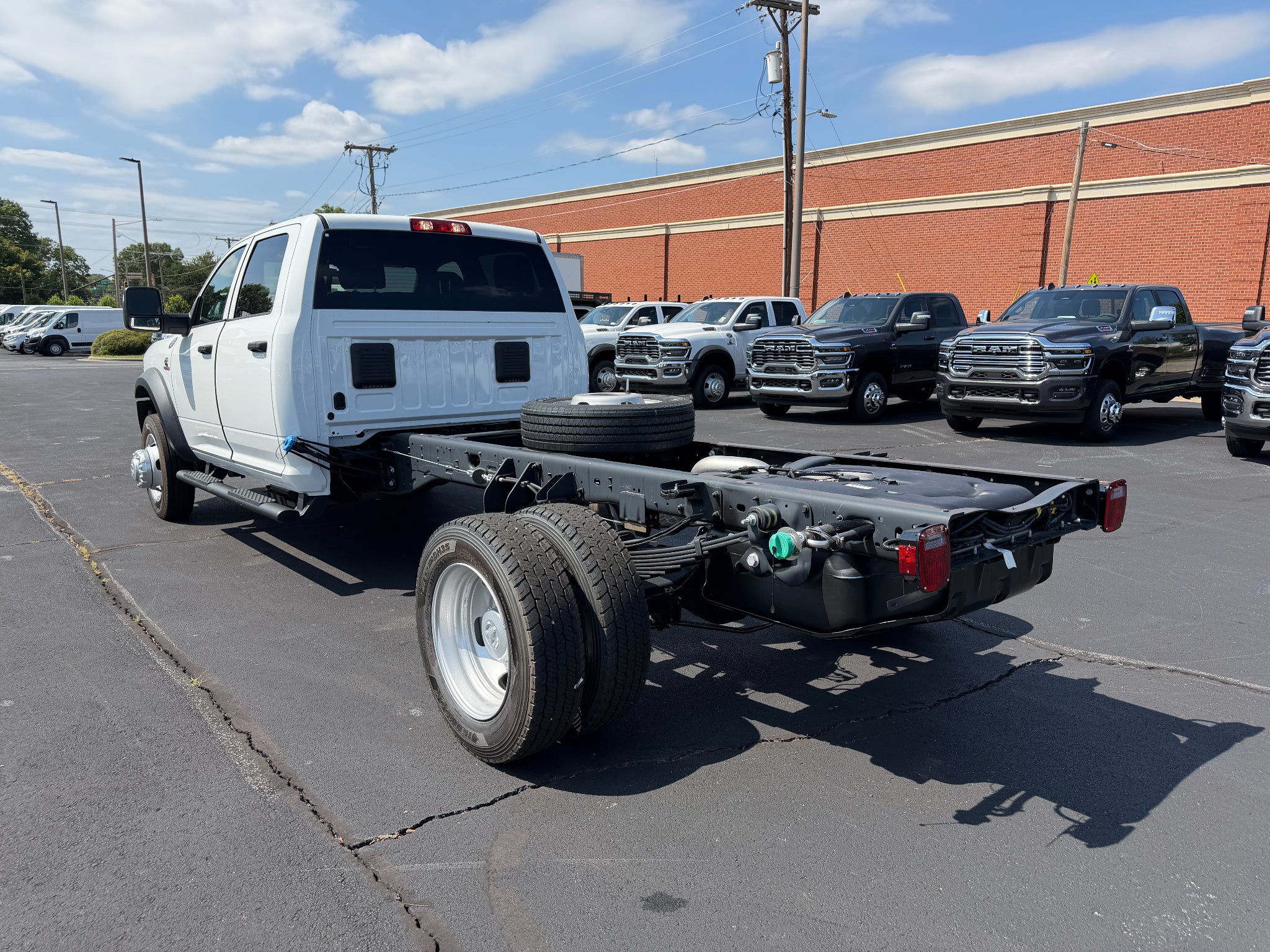 2027 RAM Ram 4500 Chassis Cab RAM 4500 TRADESMAN CHASSIS CREW CAB 4X4 84' CA