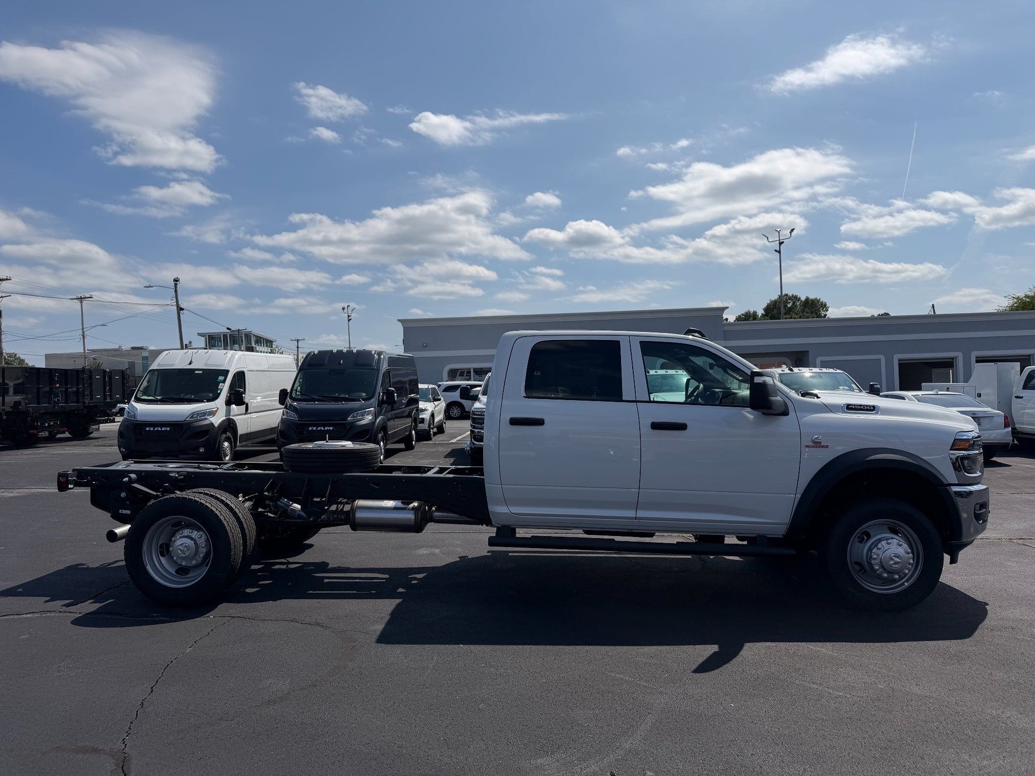 2027 RAM Ram 4500 Chassis Cab RAM 4500 TRADESMAN CHASSIS CREW CAB 4X4 84' CA
