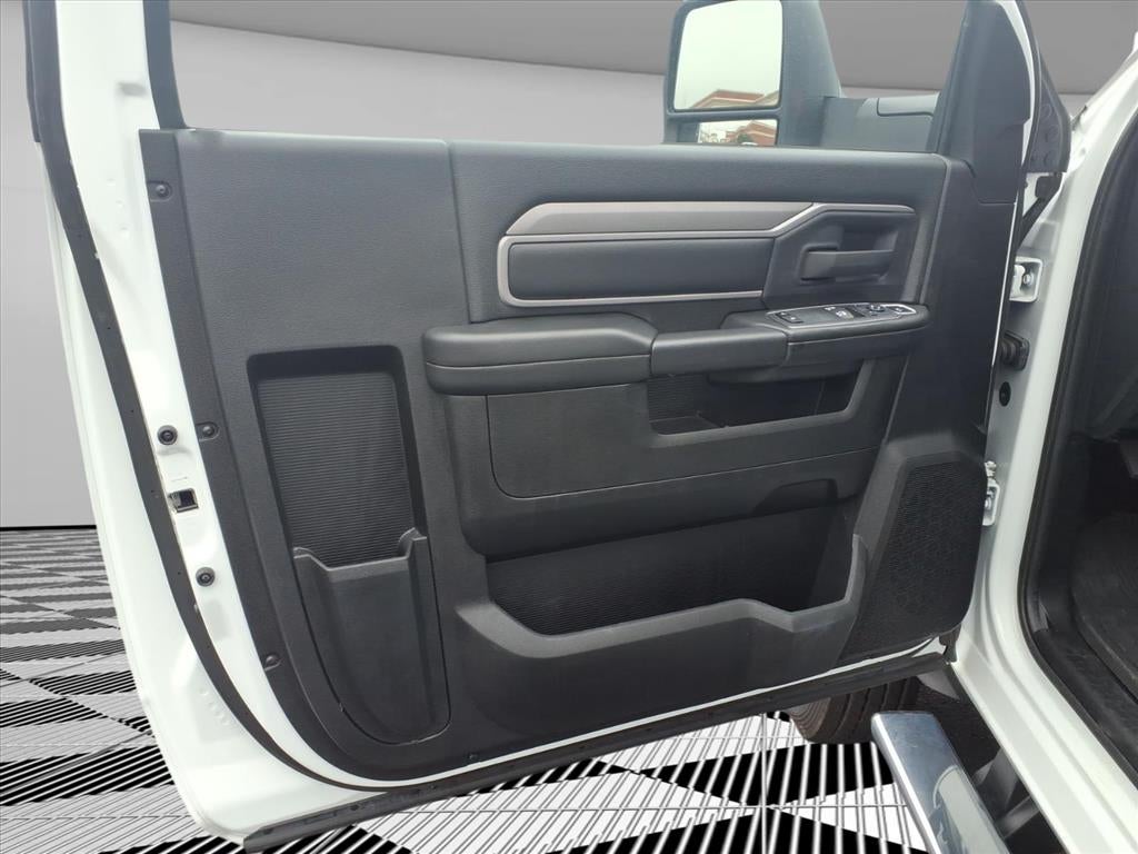 2024 RAM Ram 5500 Chassis Cab RAM 5500 TRADESMAN CHASSIS REGULAR CAB 4X4 84' CA