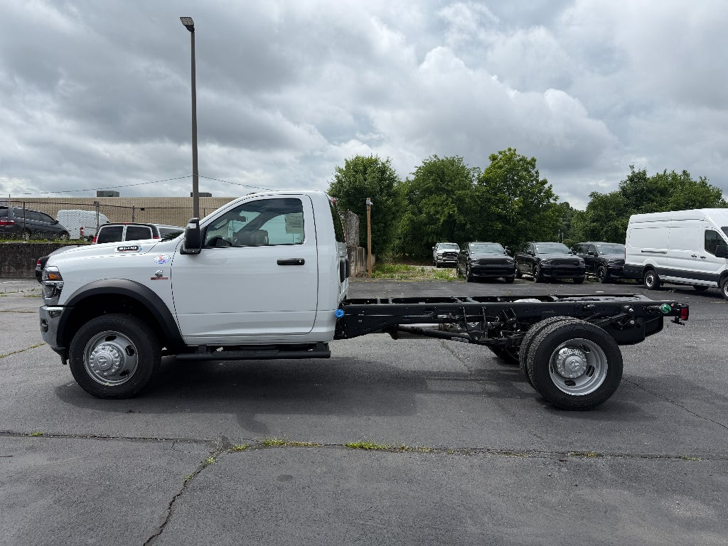 2026 RAM Ram 5500 Chassis Cab RAM 5500 TRADESMAN CHASSIS REGULAR CAB 4X4 84' CA