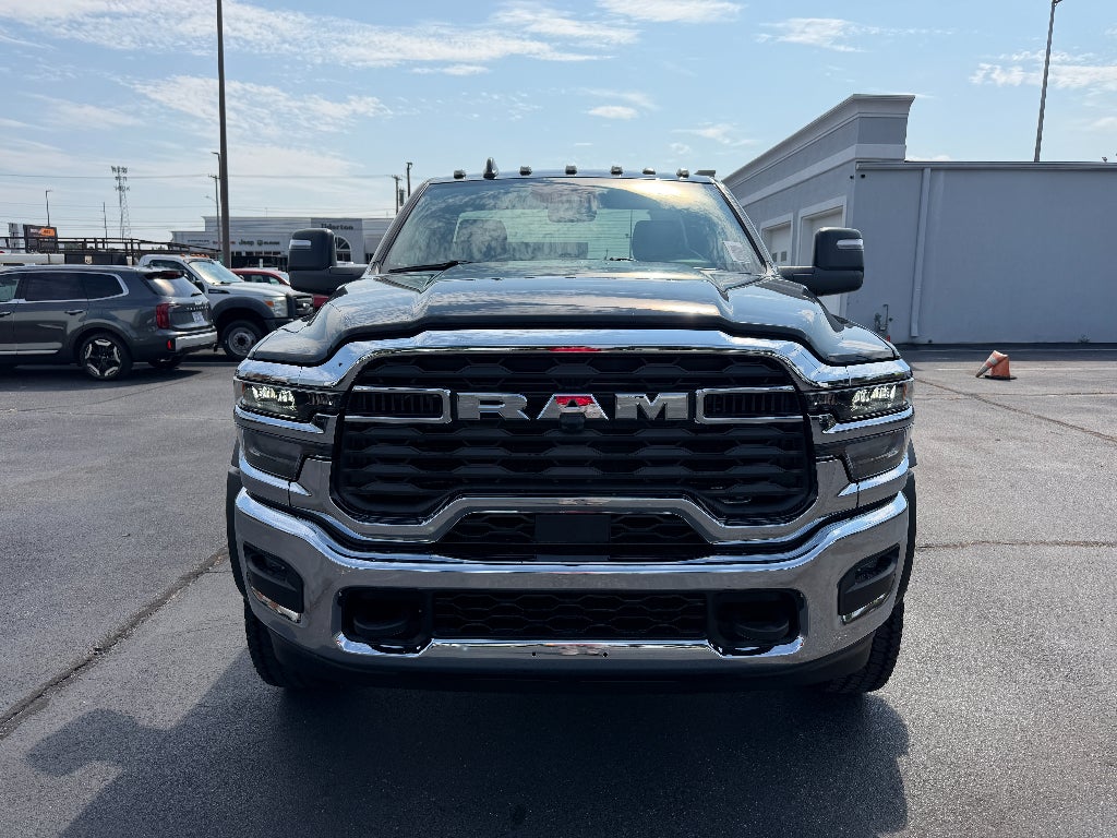 2026 RAM Ram 5500 Chassis Cab RAM 5500 TRADESMAN CHASSIS REGULAR CAB 4X4 108' CA