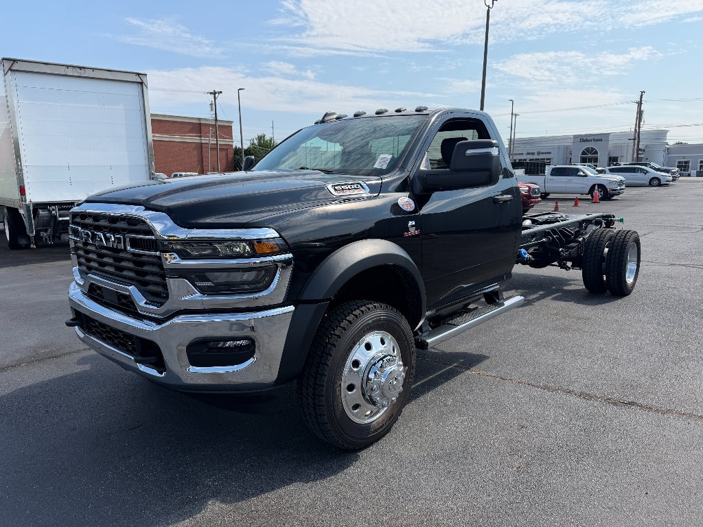 2026 RAM Ram 5500 Chassis Cab RAM 5500 TRADESMAN CHASSIS REGULAR CAB 4X4 108' CA