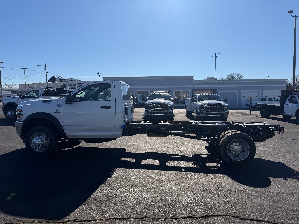 2026 RAM Ram 5500 Chassis Cab RAM 5500 TRADESMAN CHASSIS REGULAR CAB 4X4 108' CA