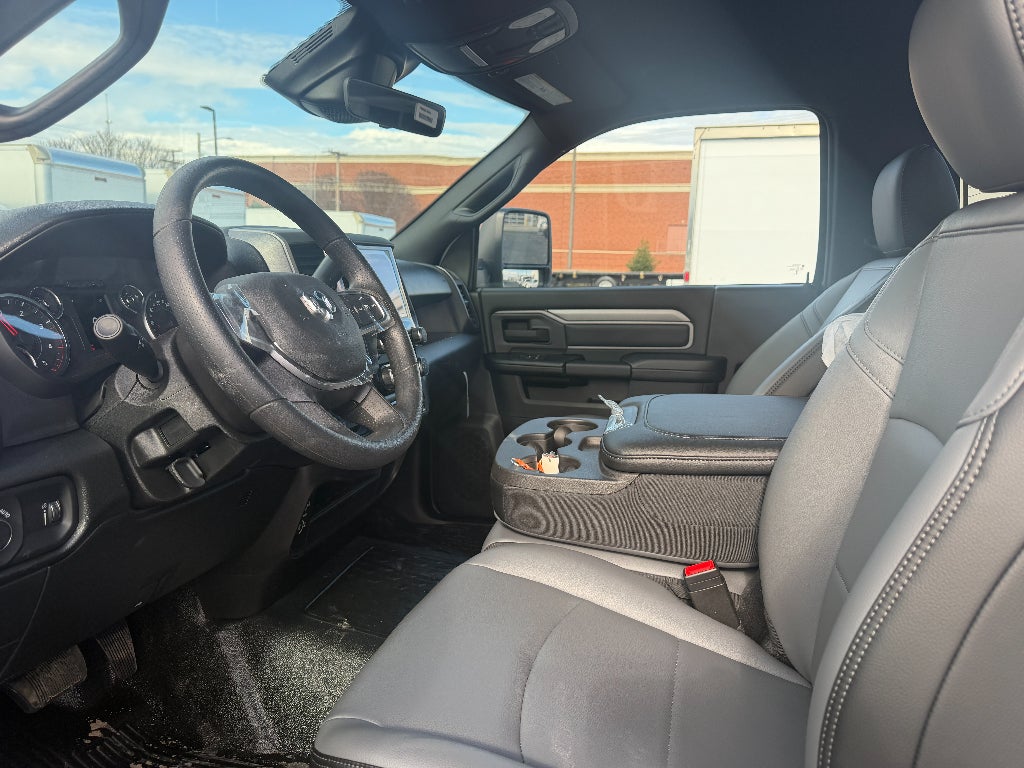 2026 RAM Ram 5500 Chassis Cab RAM 5500 TRADESMAN CHASSIS REGULAR CAB 4X4 108' CA