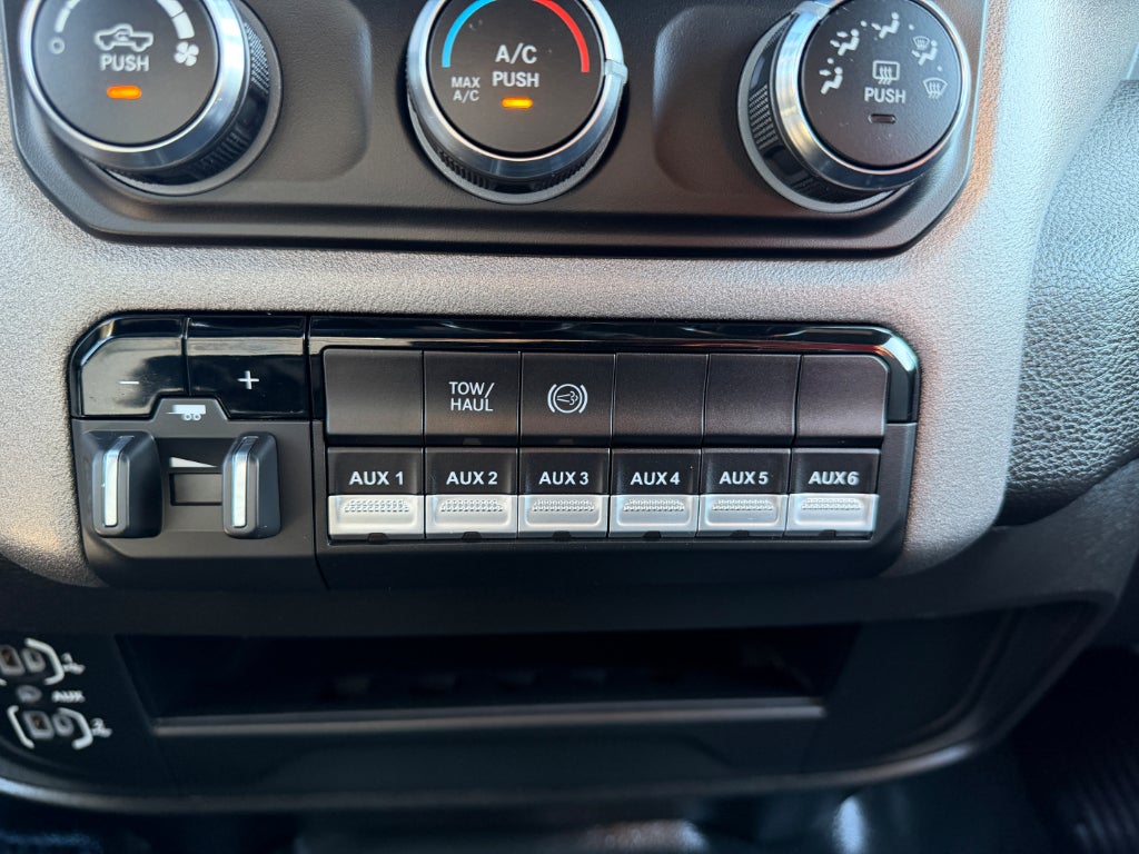 2024 RAM 5500 Chassis Tradesman/SLT/Laramie/Limited